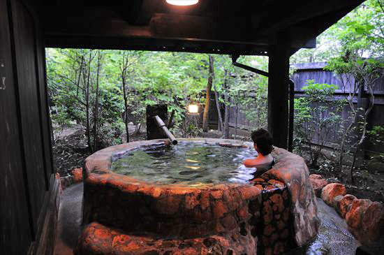 10 tatami mats type Kaze guest room open-air bath (Akaishi-buro red stone bath)