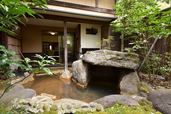 Open-air Bath in the maisonette Guest room Asebi