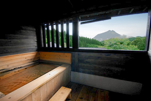 Half-open air cypress bath (Guest room open-air bath)